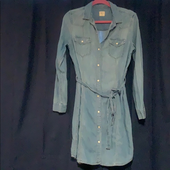 GAP Dresses & Skirts - Euc gap medium denim shirt dress